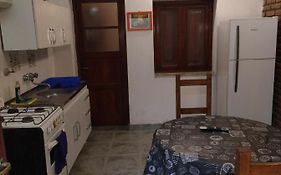 Departamento Zona Centro Ubicado A 1 Cuadra De La Terminal De Ómnibus con Cochera Techada